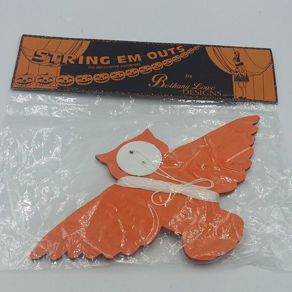 Bethany Lowe Designs - Halloween Vintage Style - Tissue Paper Owl Garland - Picture 2 of 3